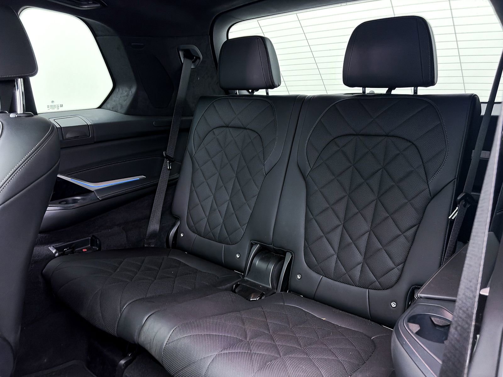 Used 2024 BMW X7 xDrive40i w/ M Sport Package image 40