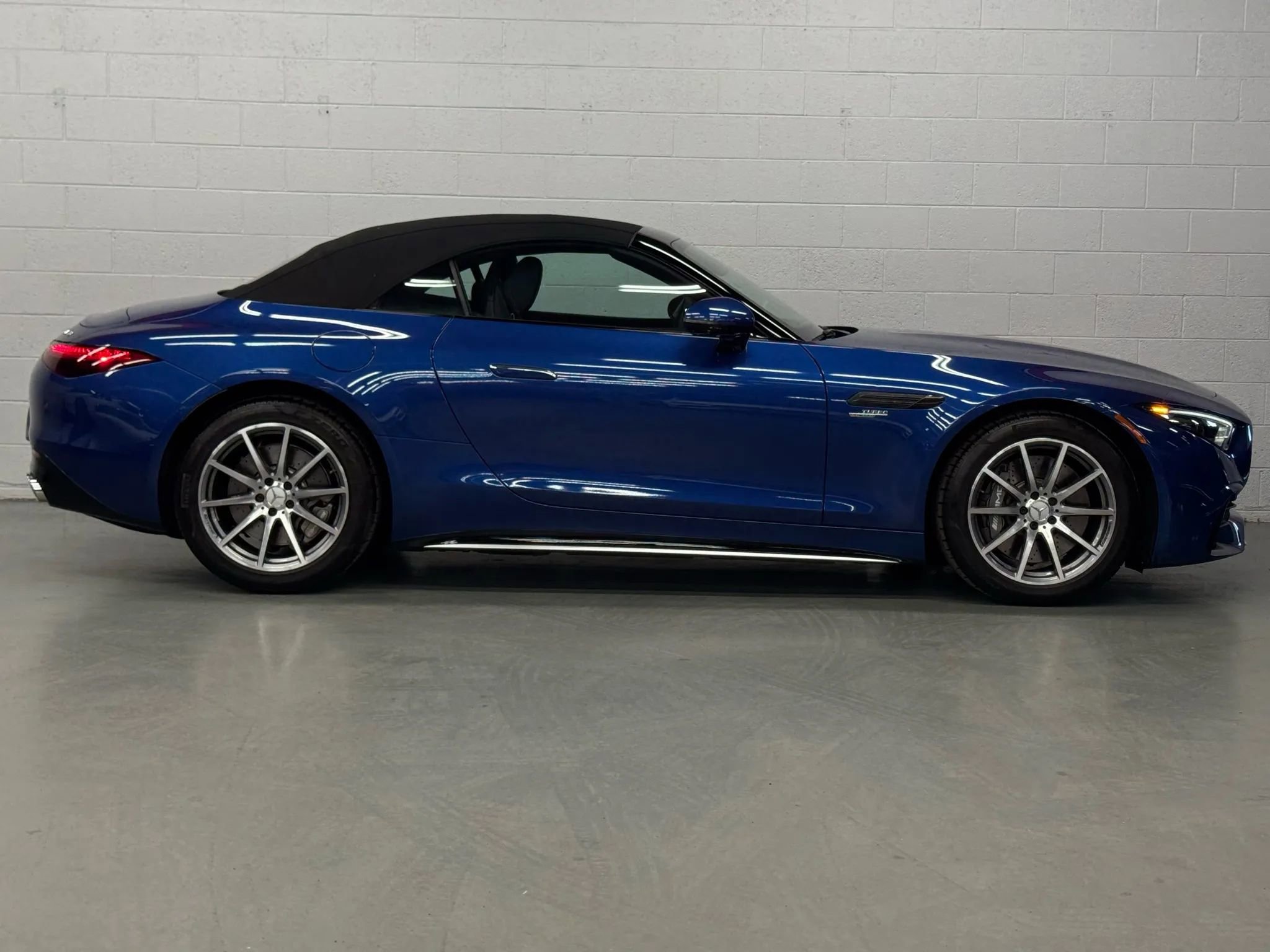 Used 2023 Mercedes-Benz SL 43 AMG image 17
