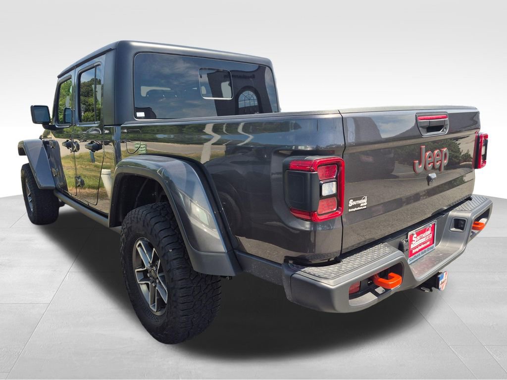 Used 2025 Jeep Gladiator Mojave w/ Convenience Group AWD/4WD image 4