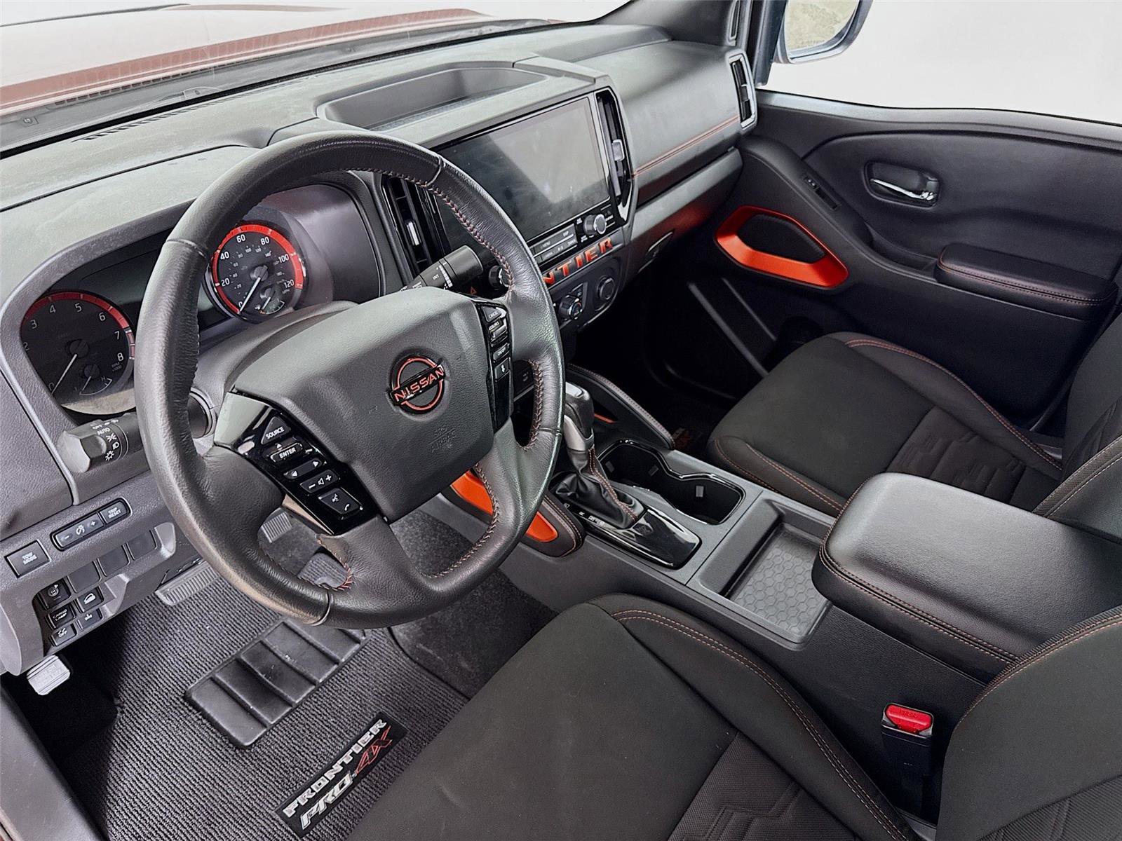 Used 2025 Nissan Frontier PRO-4X image 10