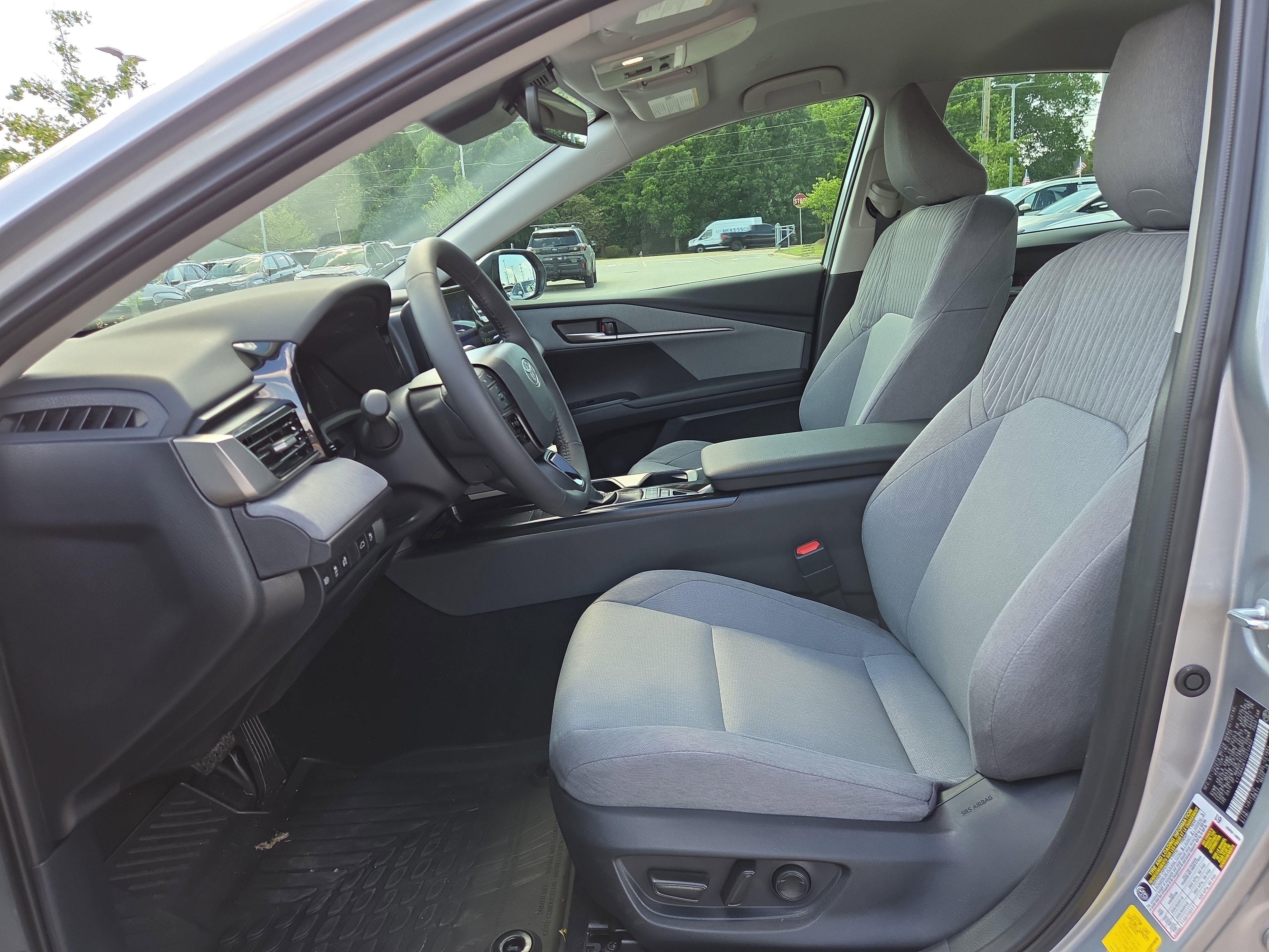 Used 2026 Toyota Camry LE w/ Convenience Package FWD image 10