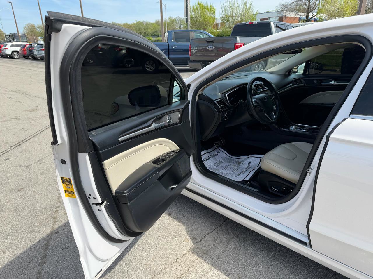 Used 2018 Ford Fusion Titanium FWD image 13