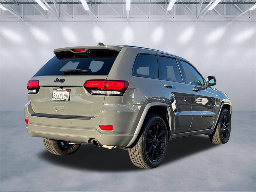 Used 2021 Jeep Grand Cherokee Laredo X image 4