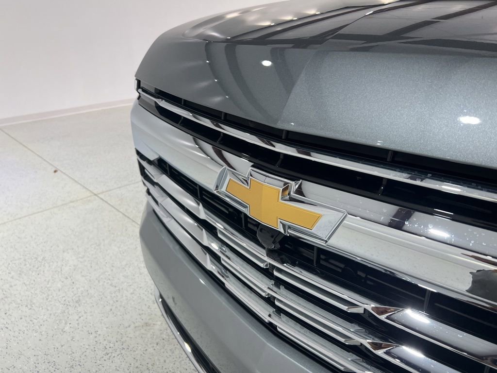 New 2026 Chevrolet Suburban Premier image 30