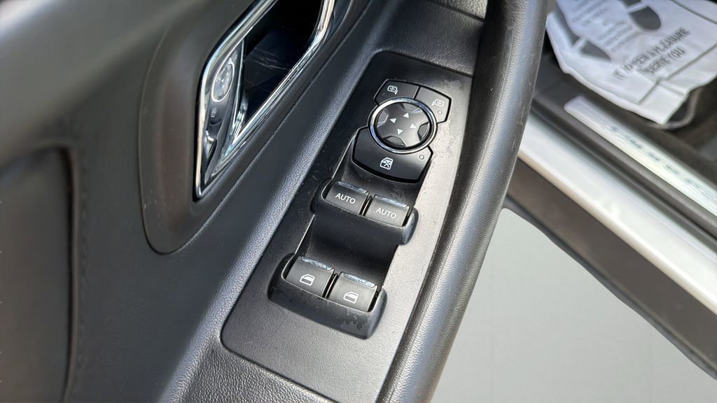 Used 2015 Ford Taurus SHO w/ Technology Package AWD/4WD image 24