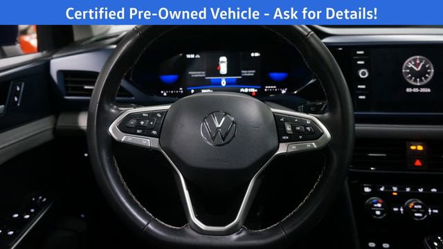 Certified 2024 Volkswagen Taos SE image 12