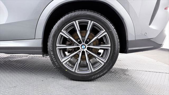 Used 2025 BMW X6 xDrive40i w/ Climate Comfort Package image 38