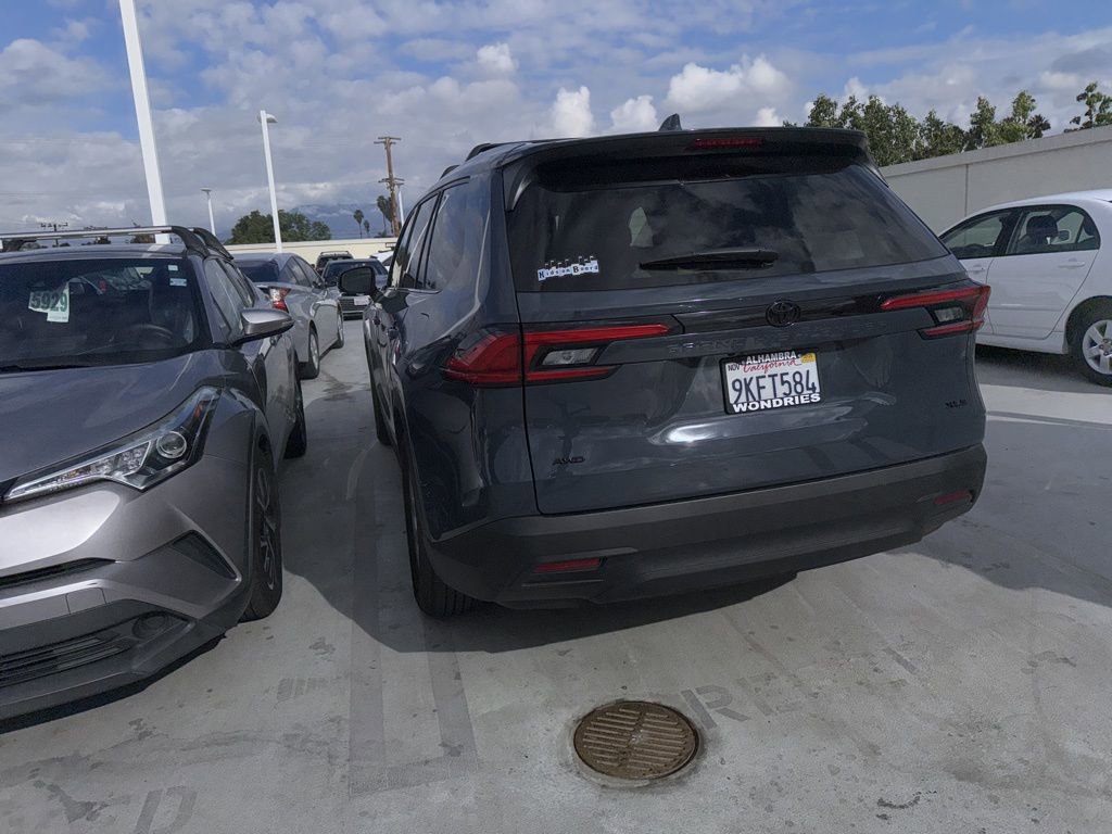 Used 2024 Toyota Grand Highlander XLE image 13