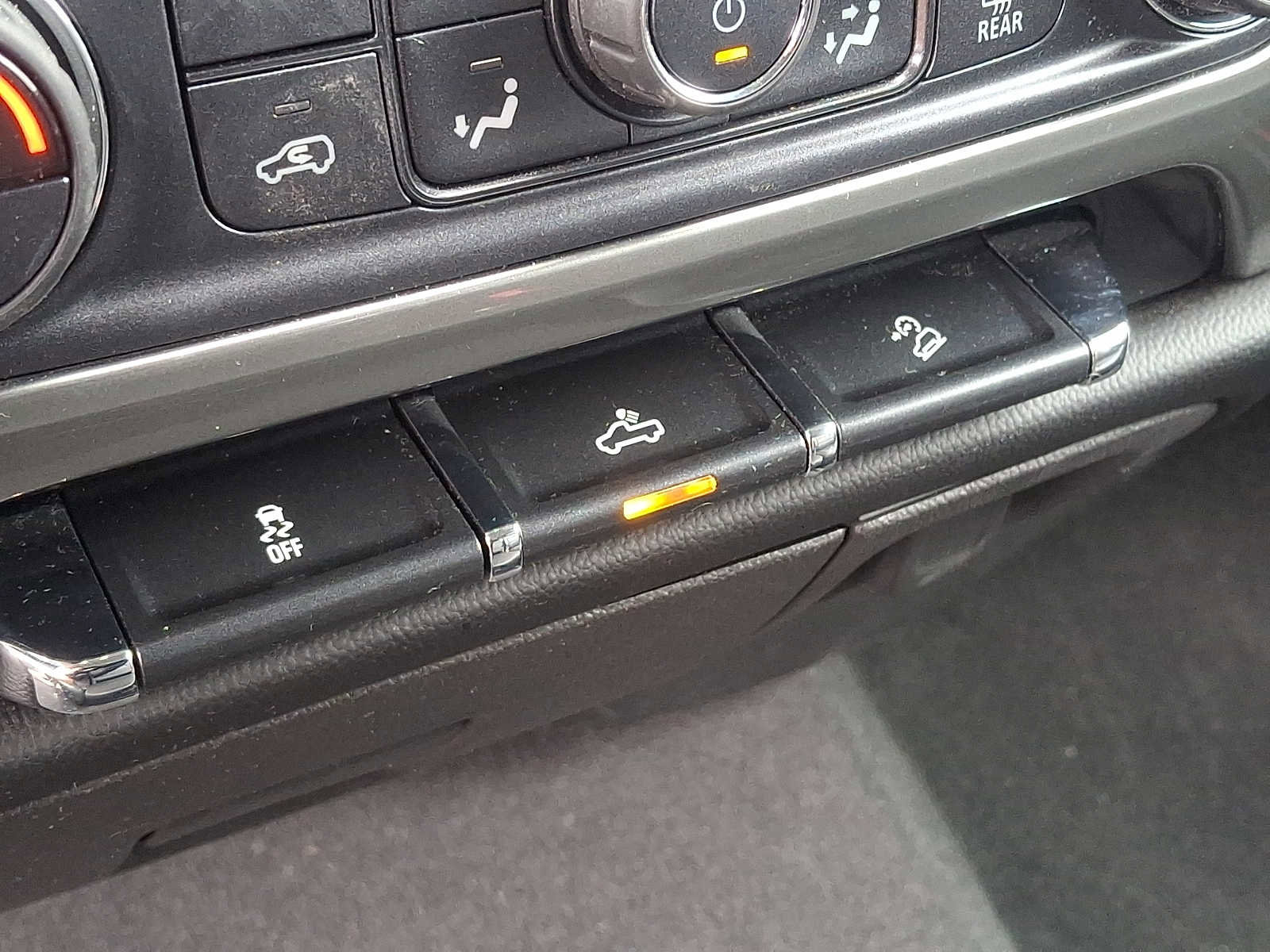 Used 2018 Chevrolet Silverado 1500 LT w/ All Star Edition image 23