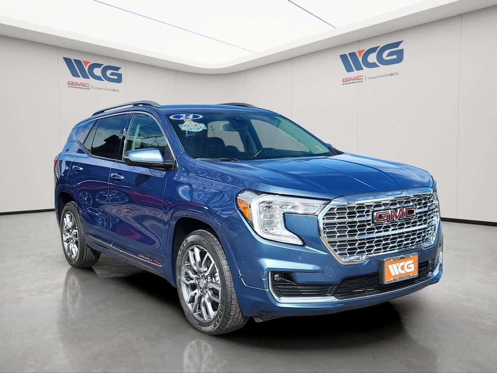 Used 2024 GMC Terrain Denali AWD/4WD image 2