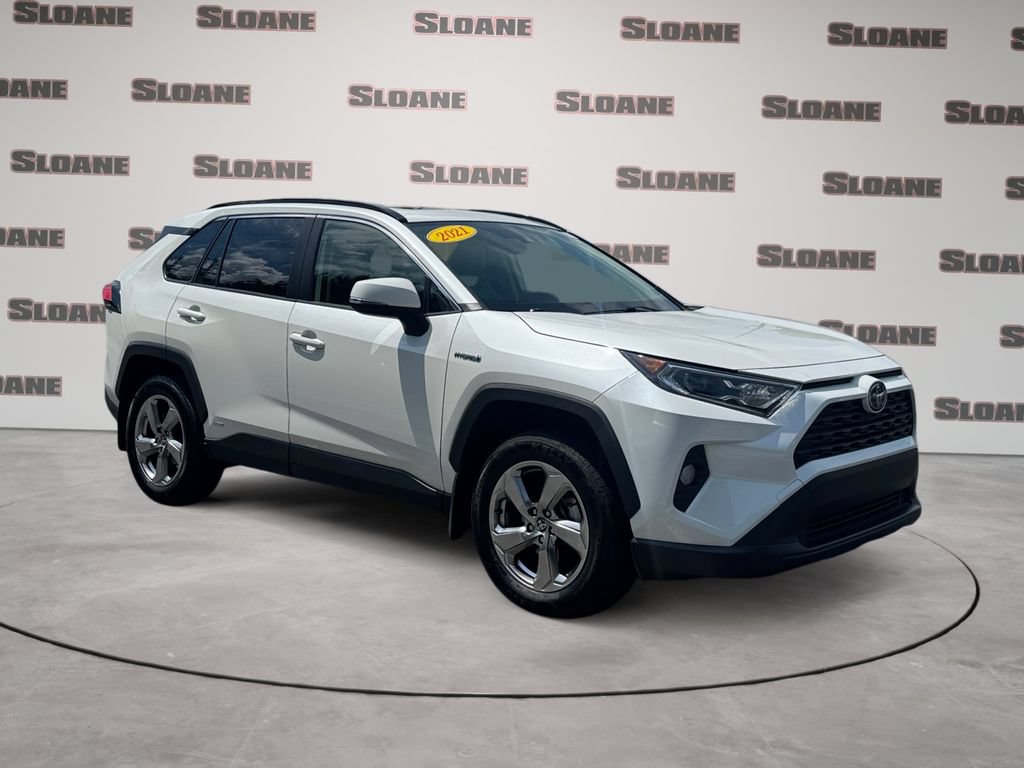 Used 2021 Toyota RAV4 XLE Premium AWD/4WD image 7