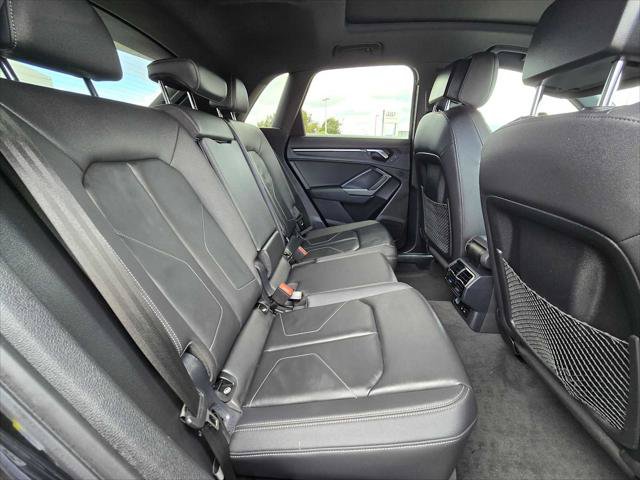 Used 2025 Audi Q3 2.0T Premium w/ Black Optic Sport Package AWD/4WD image 12