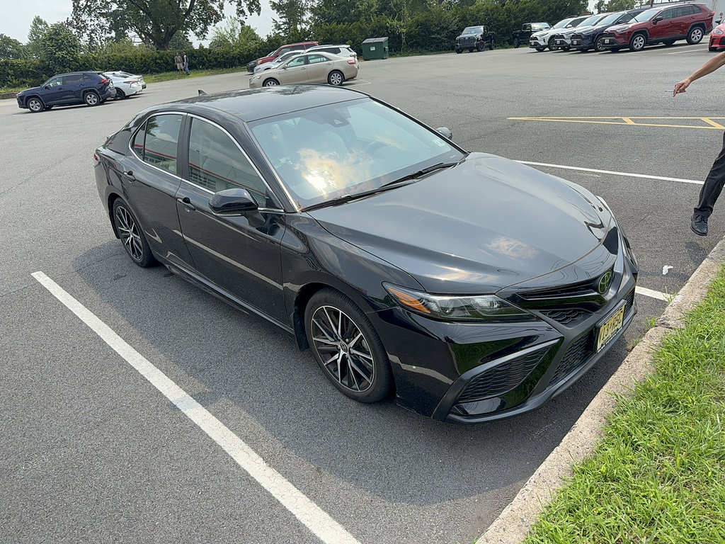 Used 2023 Toyota Camry SE AWD/4WD image 2