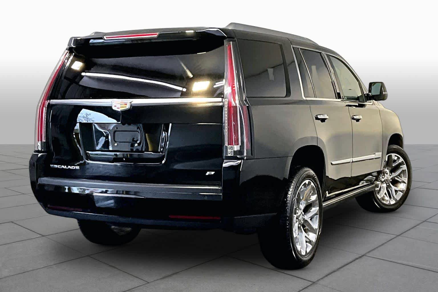 Used 2015 Cadillac Escalade Platinum AWD/4WD image 12