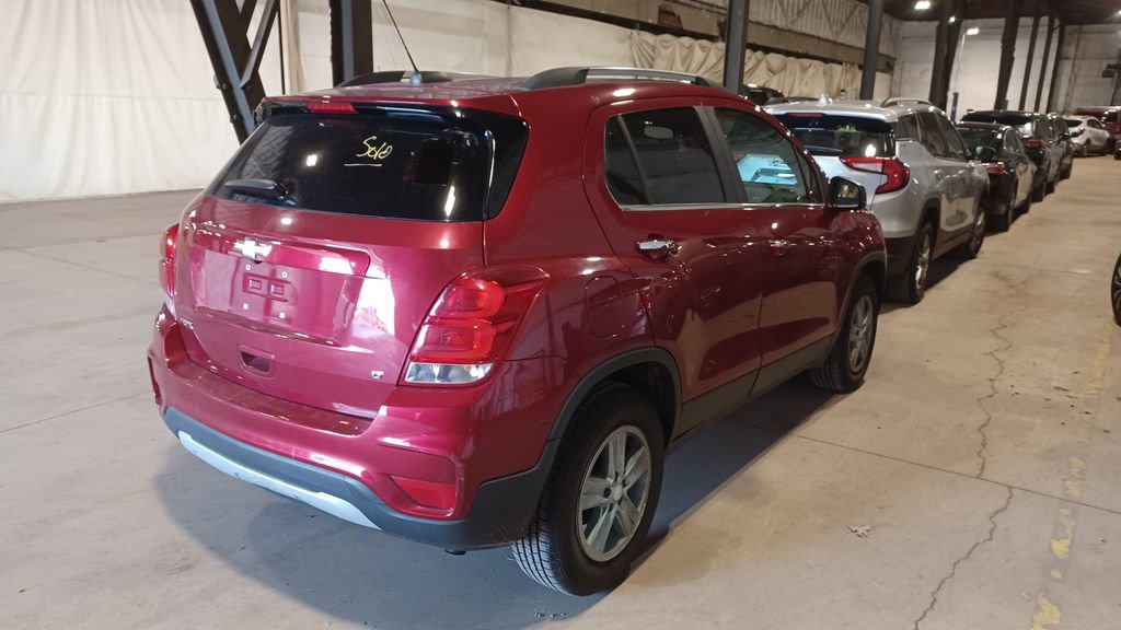 Used 2018 Chevrolet Trax LT w/ LT Convenience Package image 2