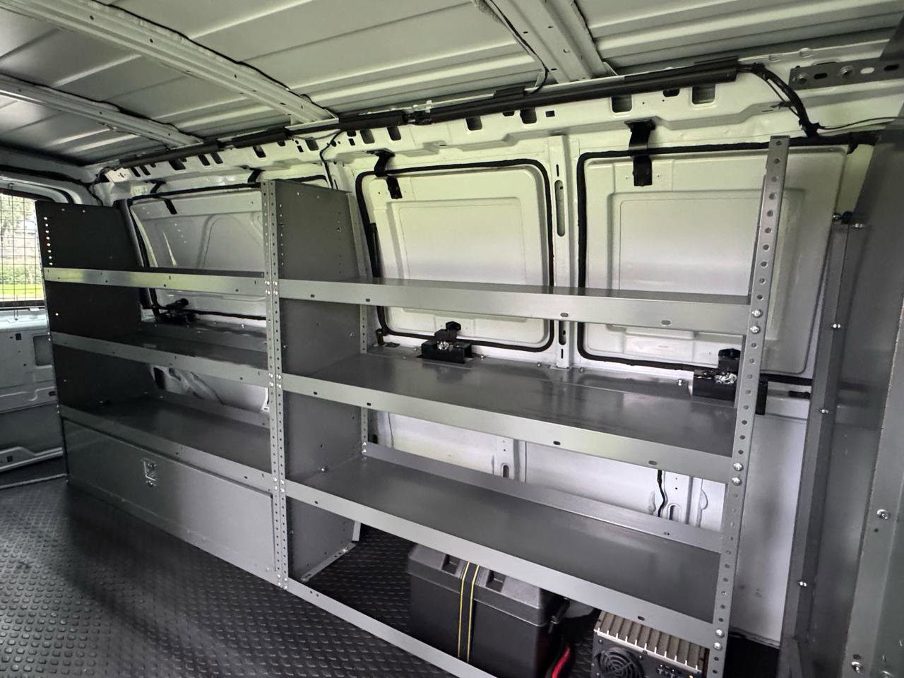 Used 2009 GMC Savana 3500 image 27