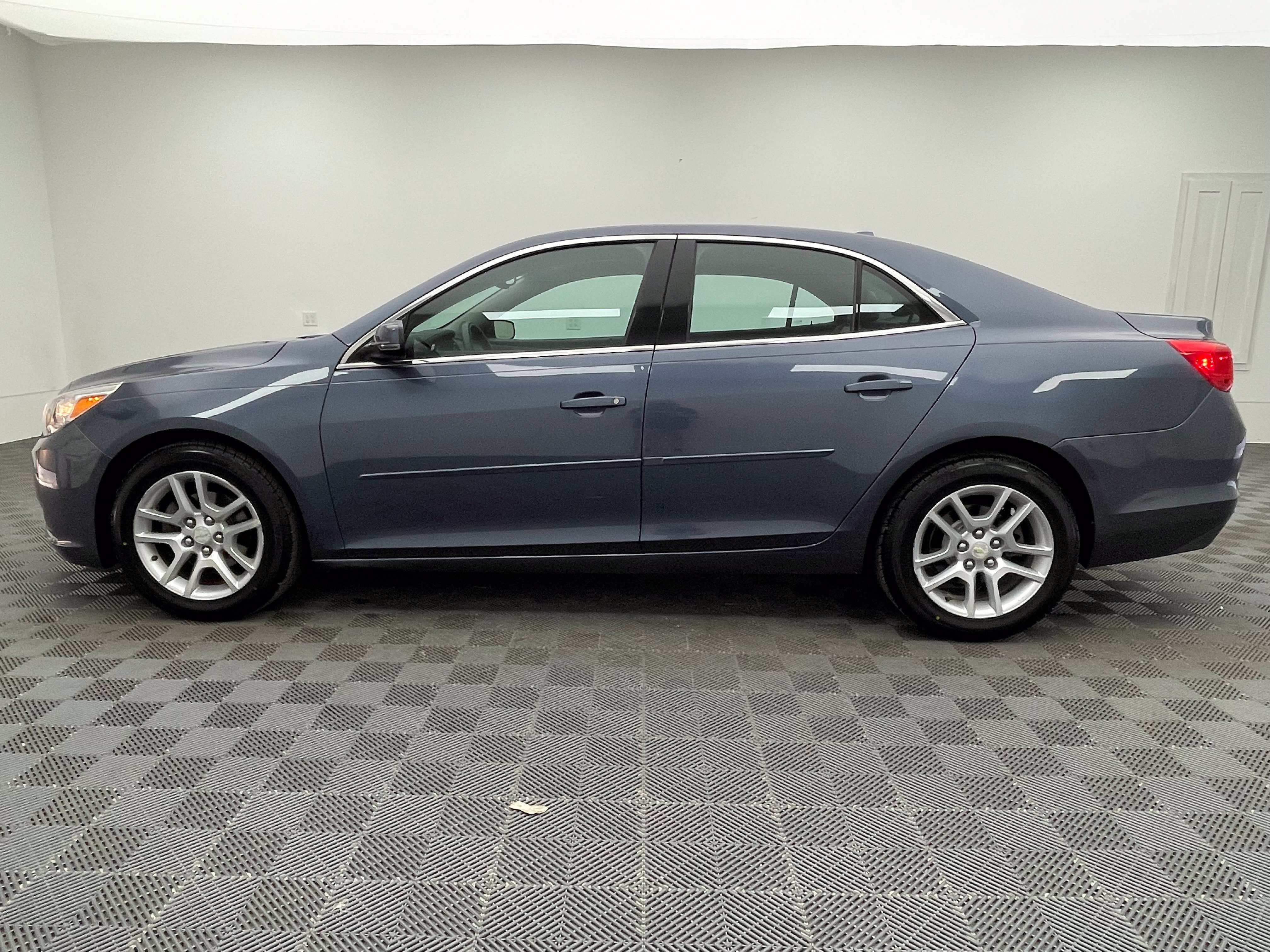Used 2014 Chevrolet Malibu LT w/ Power Convenience Package FWD image 9