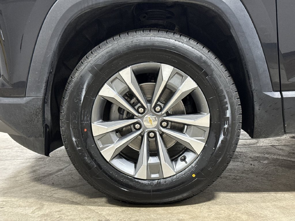 Used 2025 Chevrolet Equinox LT w/ Convenience Package II FWD image 27