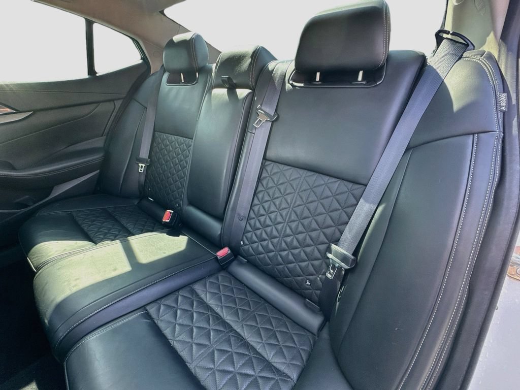 Used 2019 Nissan Maxima Platinum w/ Sport Mat Group FWD image 25