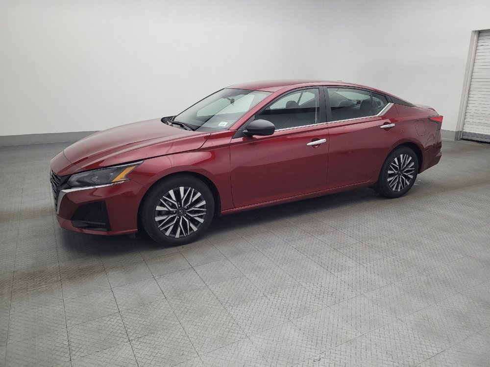 Used 2024 Nissan Altima 2.5 SV image 2