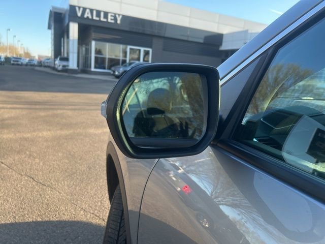 Used 2025 GMC Acadia Elevation AWD/4WD image 23
