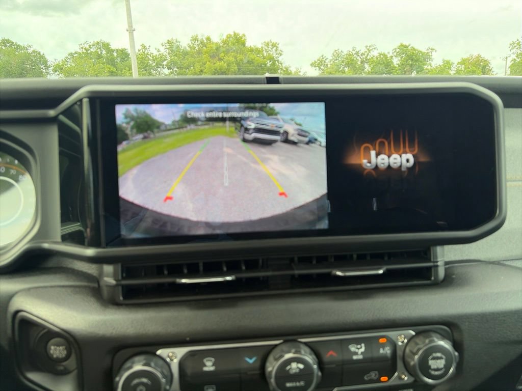 Used 2026 Jeep Wrangler Sport AWD/4WD image 17