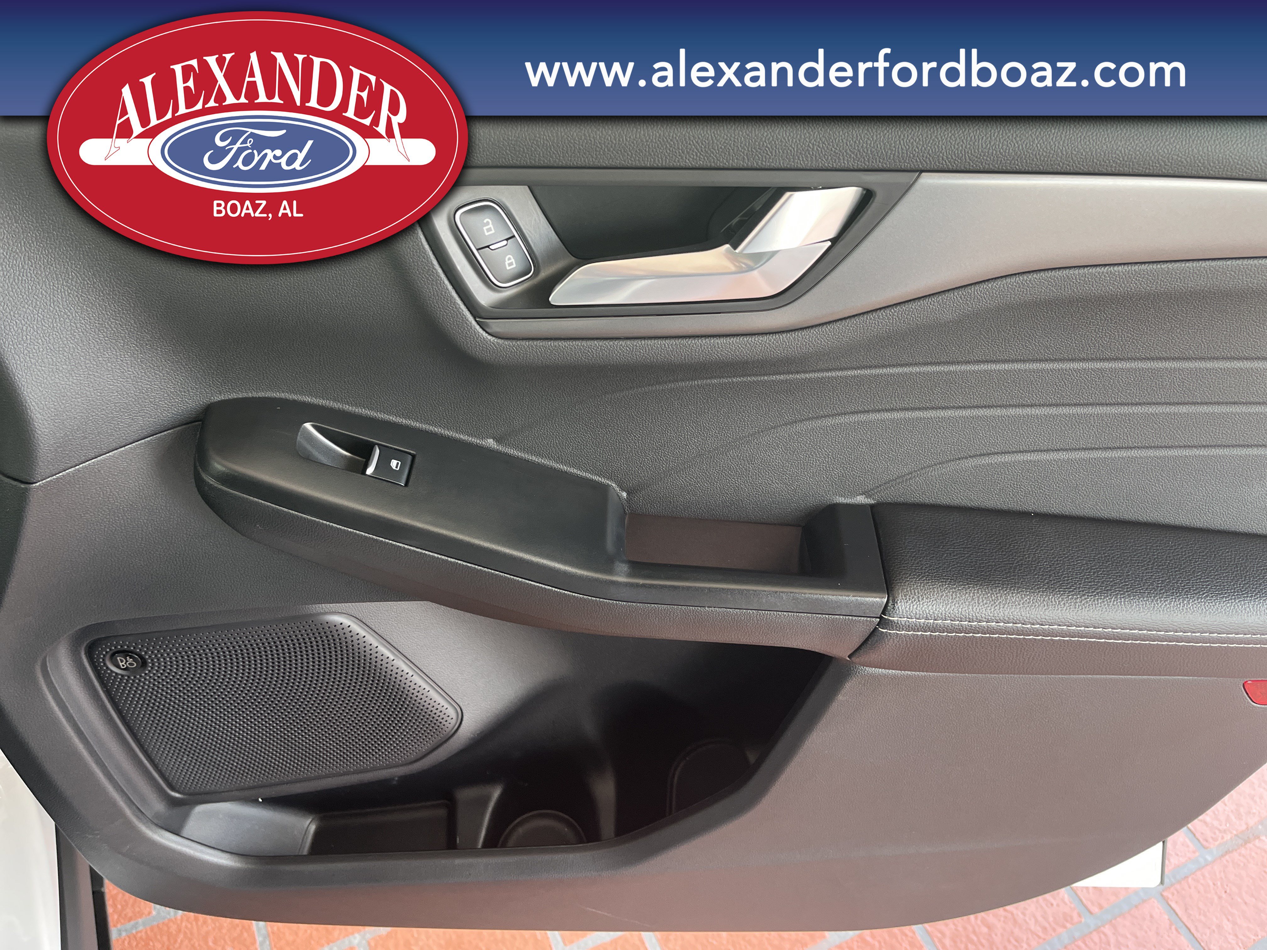 Used 2025 Ford Escape Active w/ Active Premium Tech Pack FWD image 15