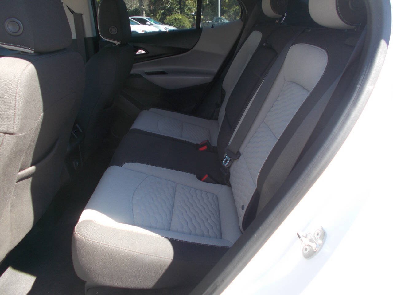 Used 2020 Chevrolet Equinox LS FWD image 7