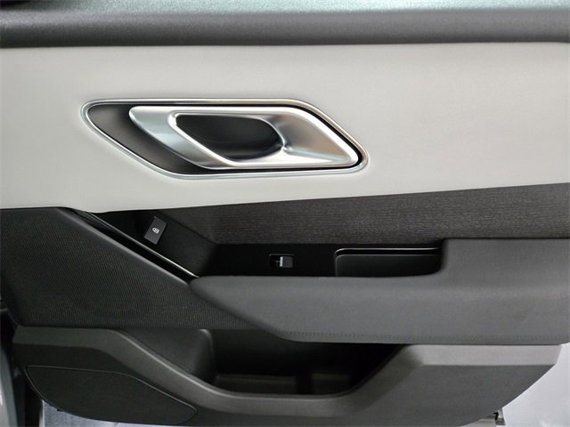 Used 2025 Land Rover Range Rover Velar Dynamic SE image 25