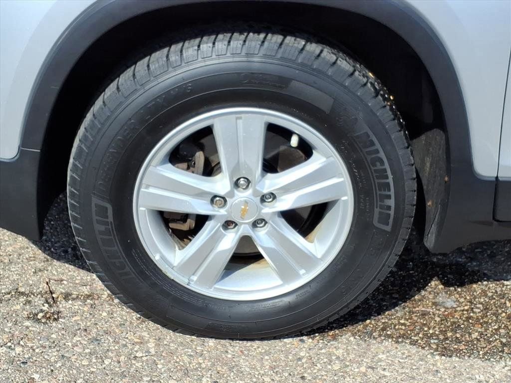 Used 2016 Chevrolet Trax LT w/ LT Convenience Package image 9