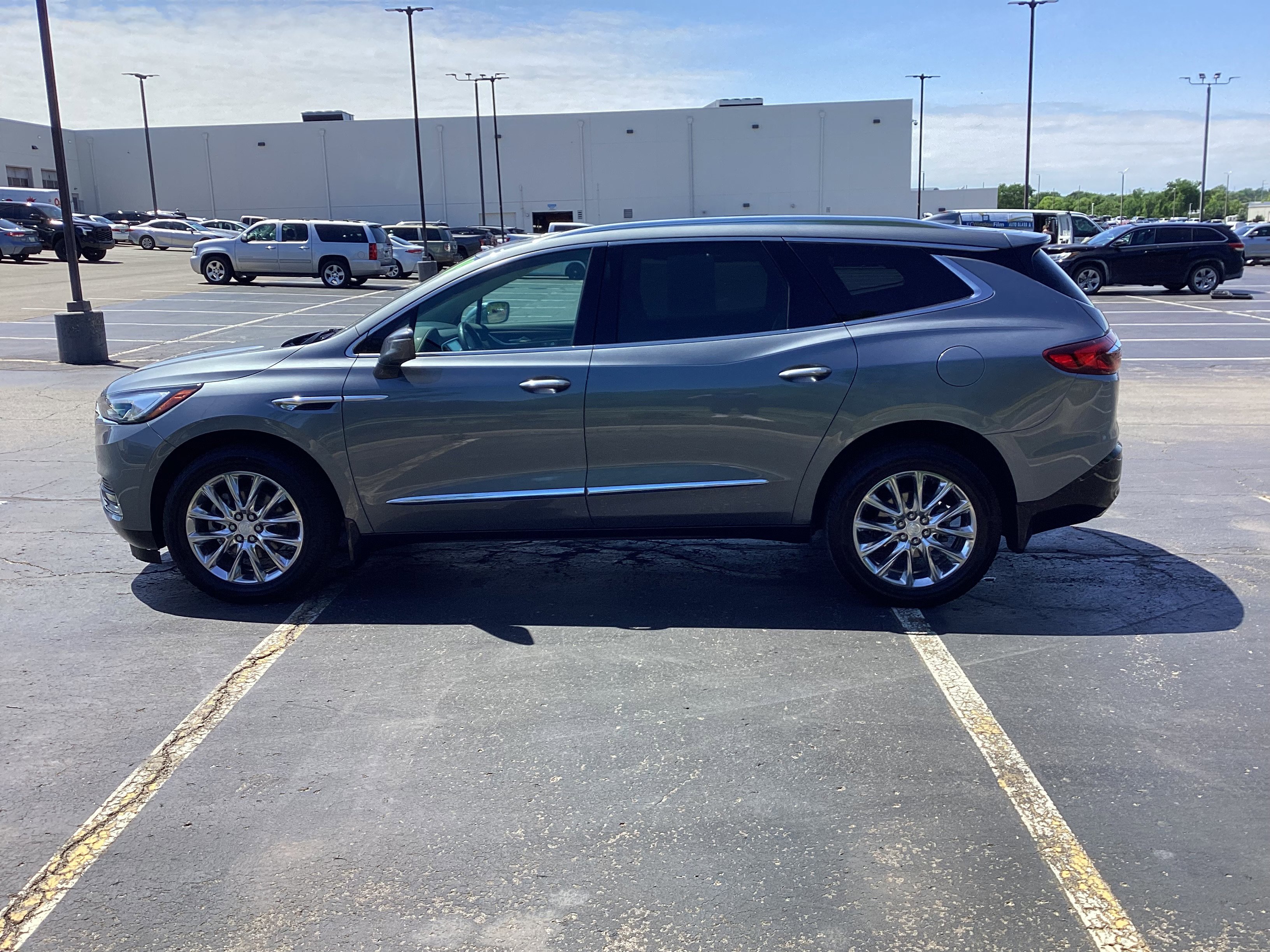 Used 2019 Buick Enclave Premium w/ Experience Buick Package AWD/4WD image 7