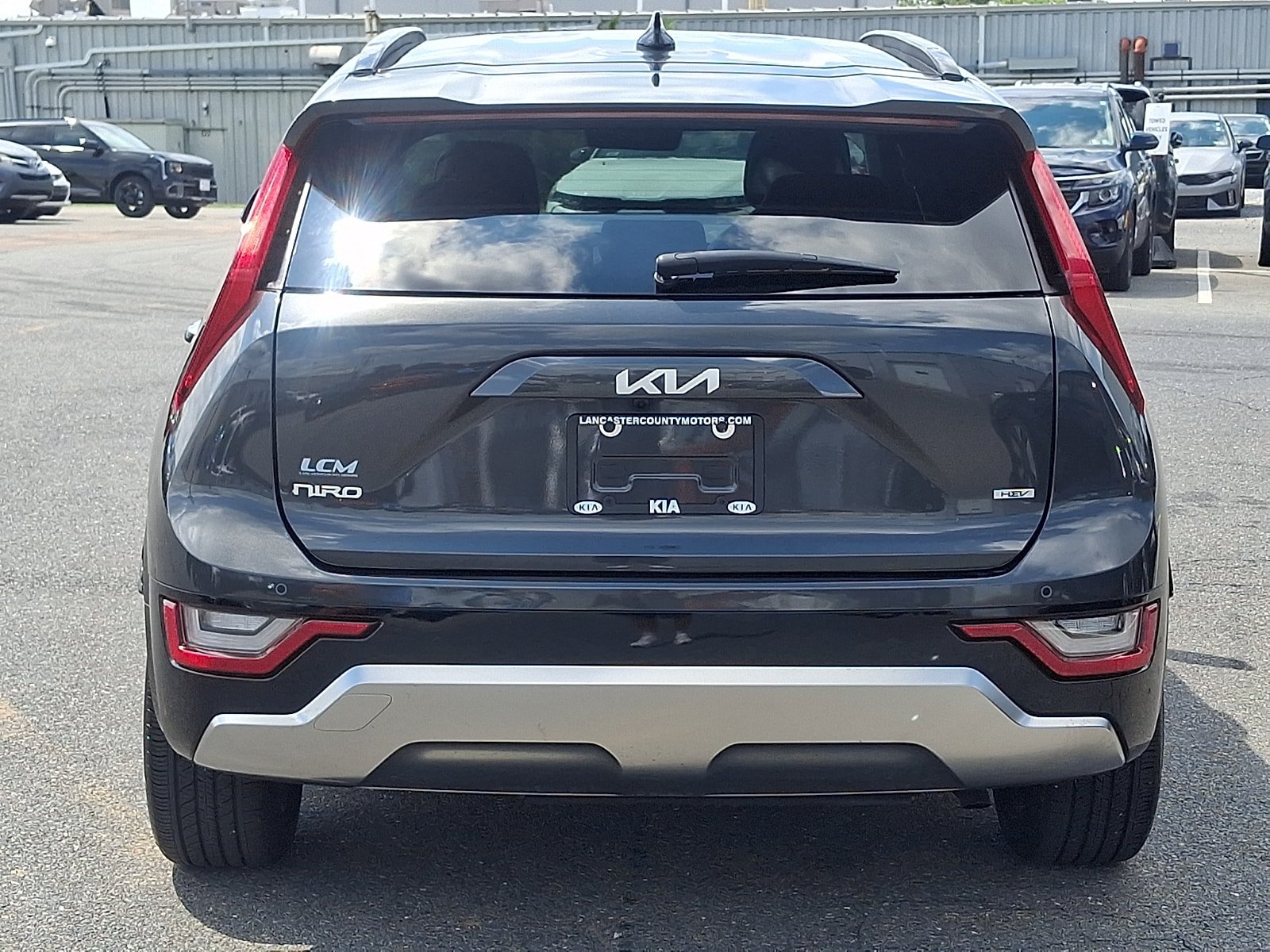 Used 2025 Kia Niro SX Touring FWD image 5