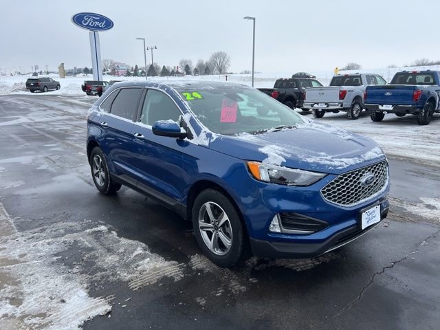 Used 2024 Ford Edge SEL w/ Convenience Package image 3