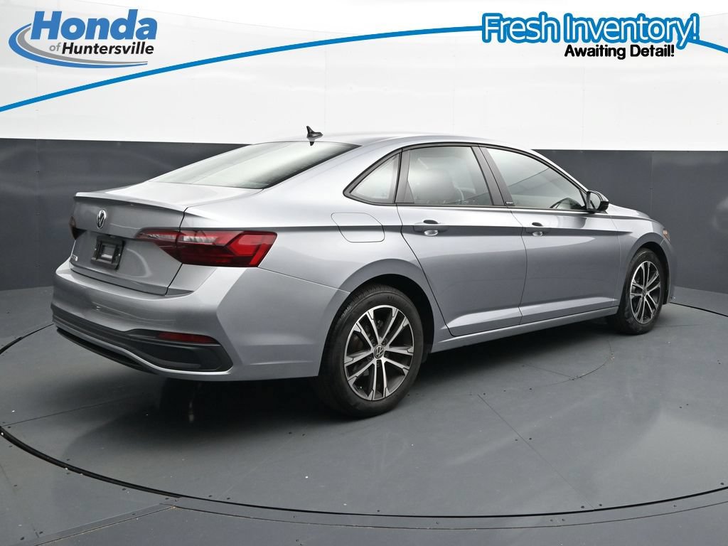 Used 2024 Volkswagen Jetta Sport FWD image 10