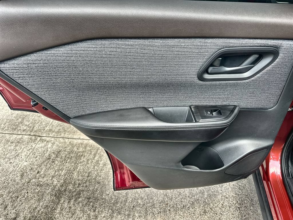 Used 2021 Nissan Rogue S FWD image 15