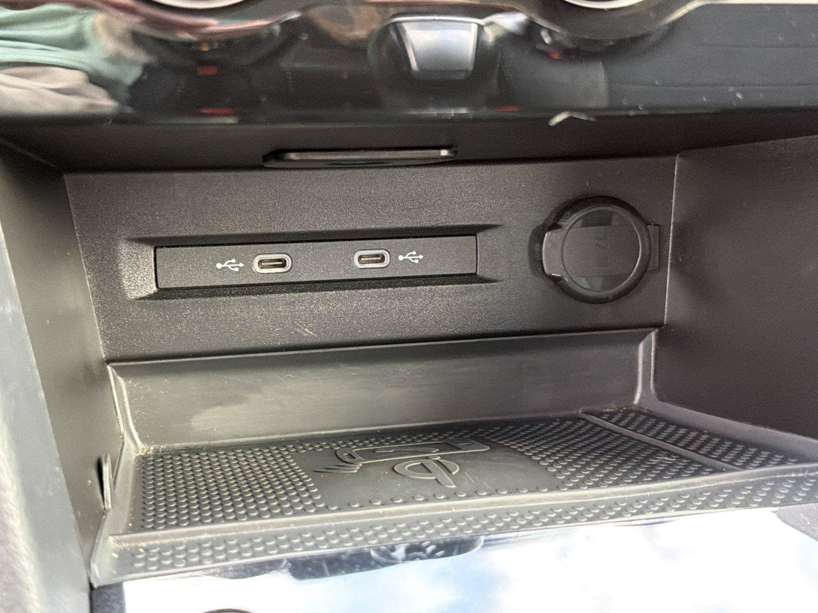 Used 2024 Volkswagen Taos SE FWD image 28