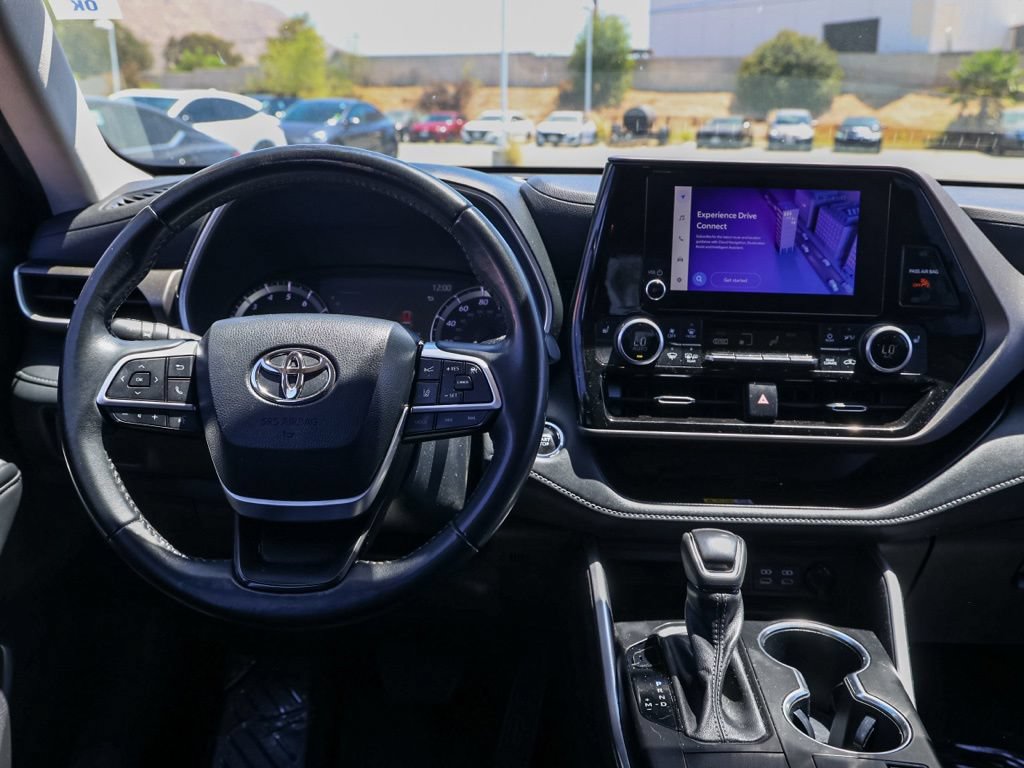 Used 2023 Toyota Highlander XLE FWD image 22