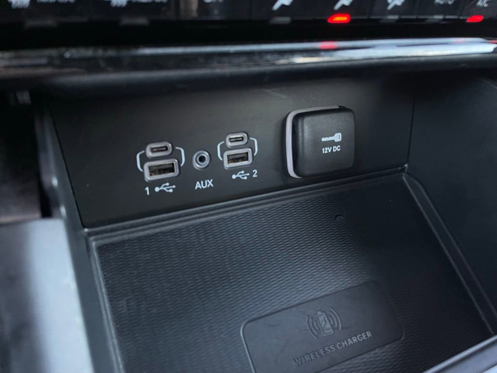 Used 2025 Jeep Grand Cherokee Altitude image 21