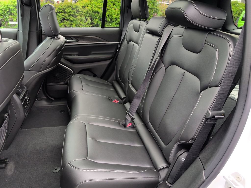New 2026 Jeep Grand Cherokee Limited w/ Limited Altitude Package RWD image 22