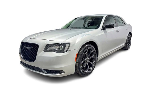 Used 2019 Chrysler 300 Touring w/ Sport Appearance Package image 5