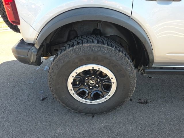 Used 2022 Ford Bronco Black Diamond w/ Sasquatch Package image 7