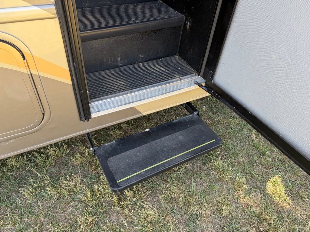 Used 2016 Mercedes-Benz Sprinter 3500 image 45