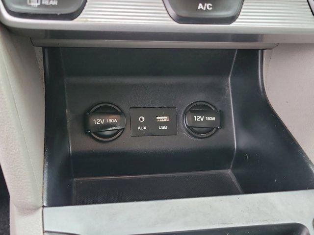 Used 2019 Hyundai Elantra SEL image 26