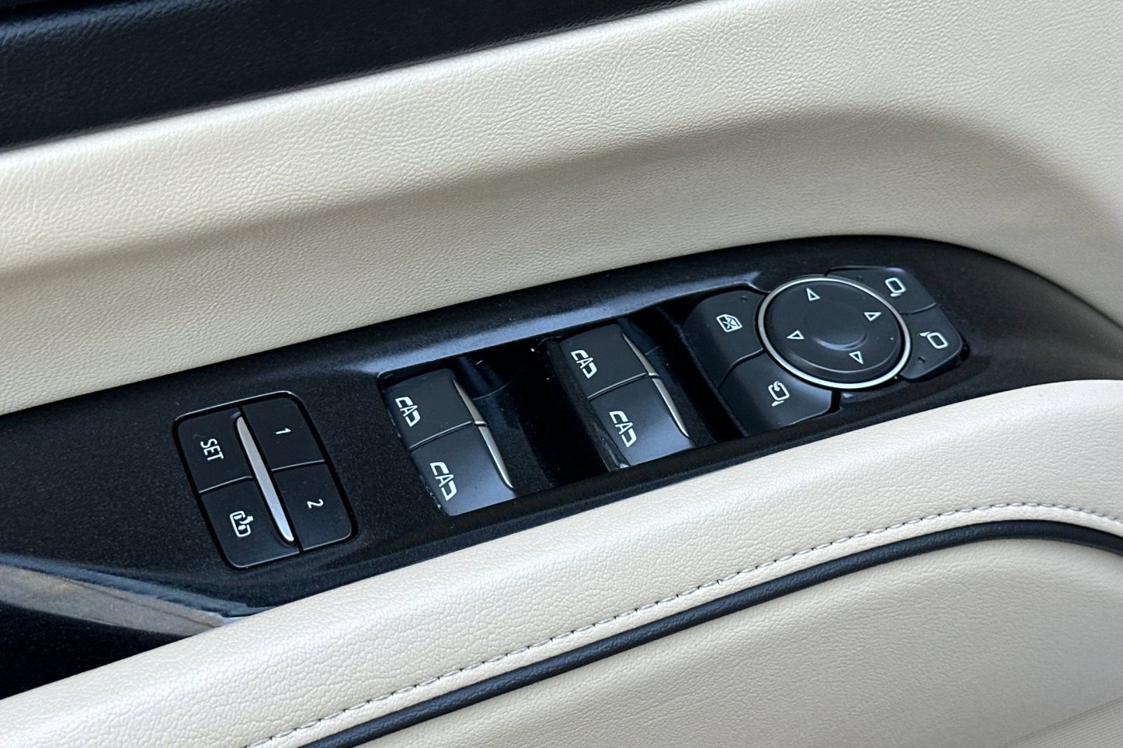 Certified 2021 Cadillac Escalade ESV Premium Luxury w/ Driver Assist Tech Package AWD/4WD image 13