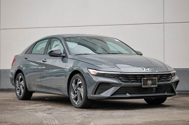New 2025 Hyundai Elantra SEL