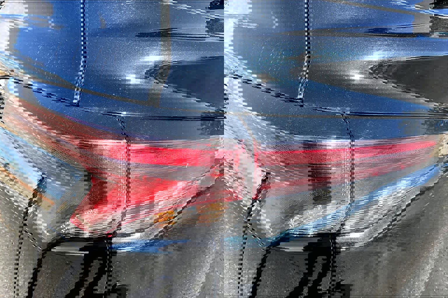 Certified 2025 Toyota Sienna XLE image 25