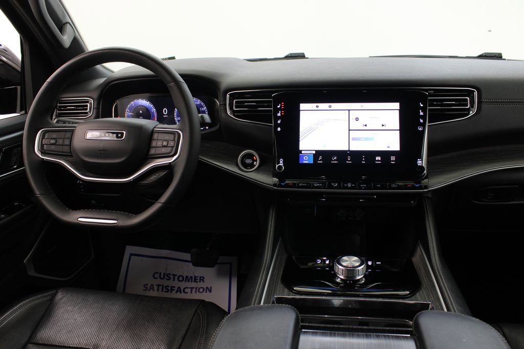 Used 2024 Jeep Wagoneer L Series II image 24
