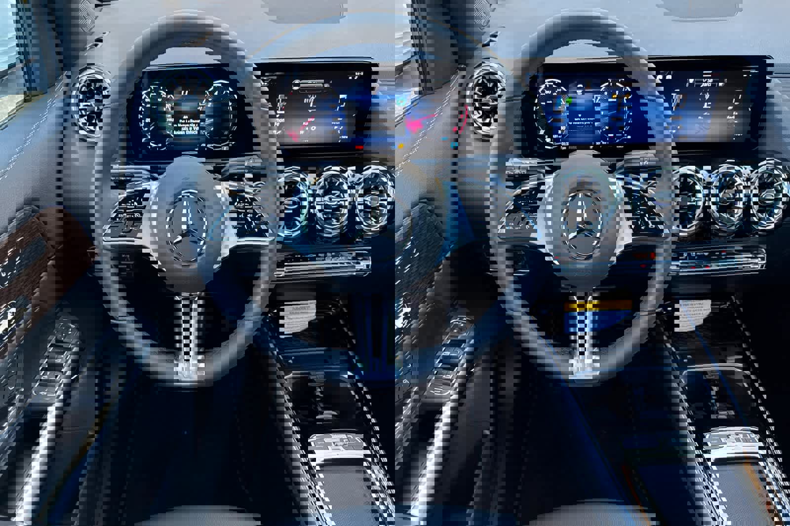 Certified 2026 Mercedes-Benz GLA 250 4MATIC image 13