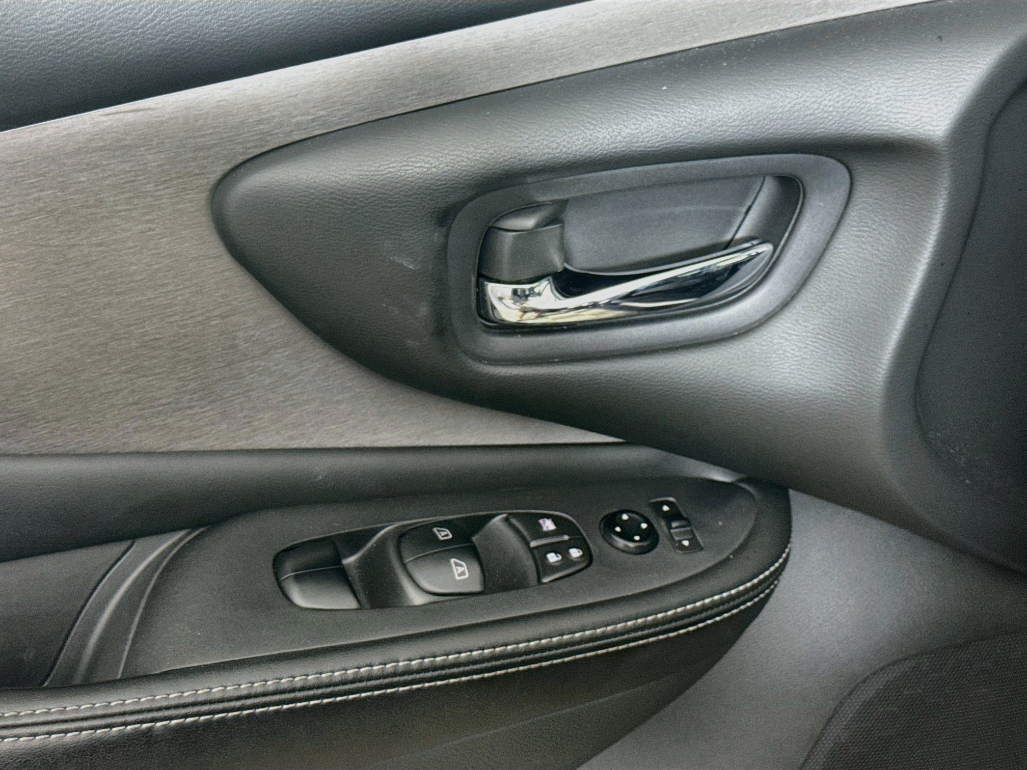 Used 2023 Nissan Murano S FWD image 24