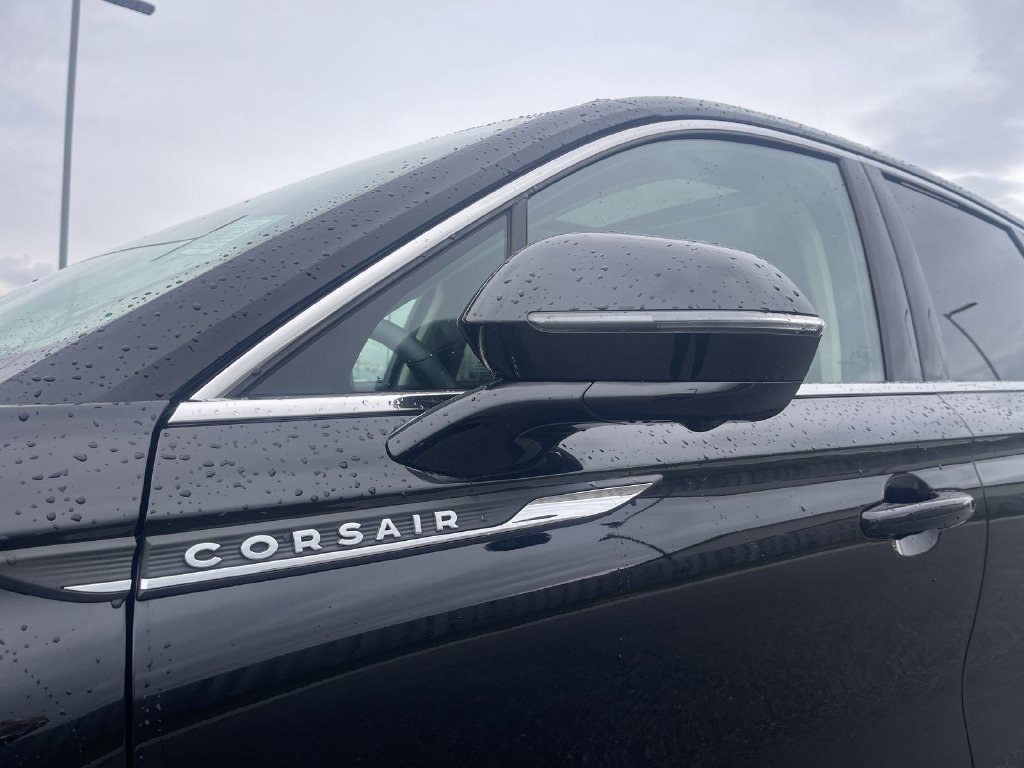 Used 2024 Lincoln Corsair AWD w/ Equipment Group 101A image 3